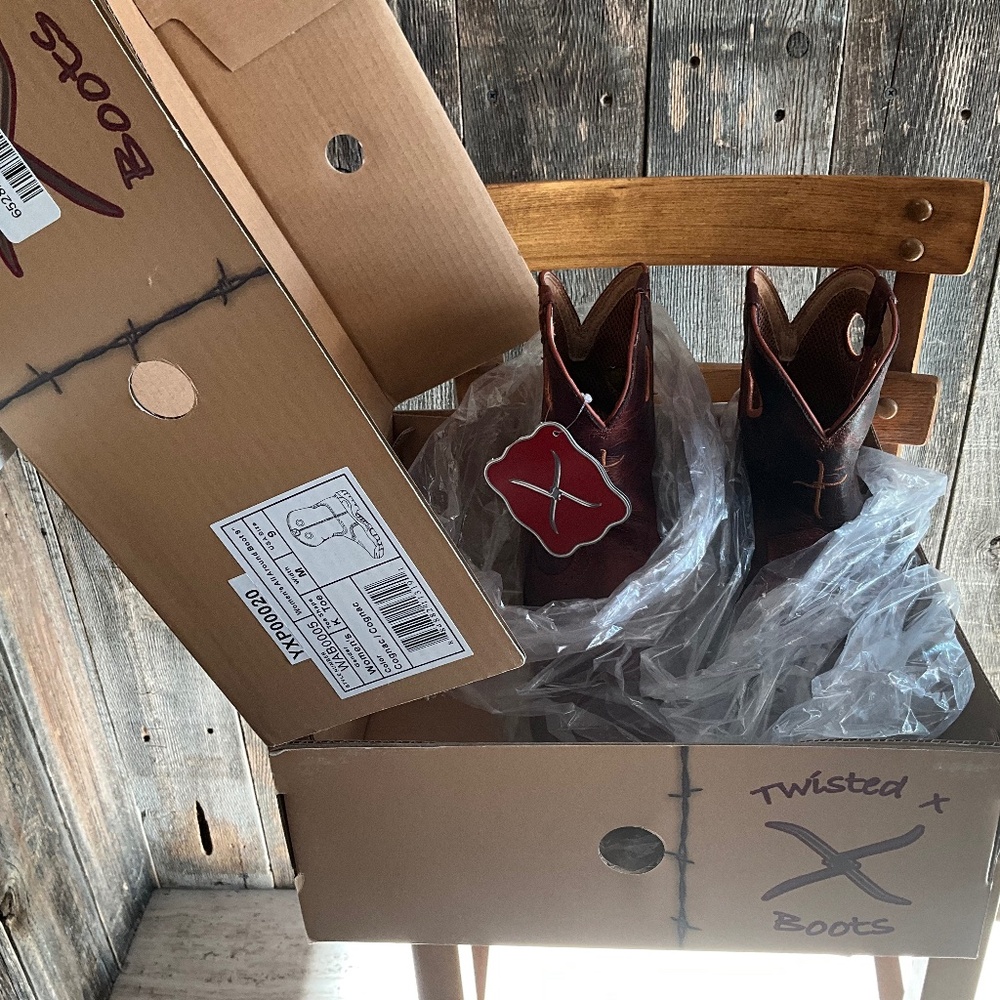 Twisted X Women’s 9 NWT Leather Cognac round toed Boots